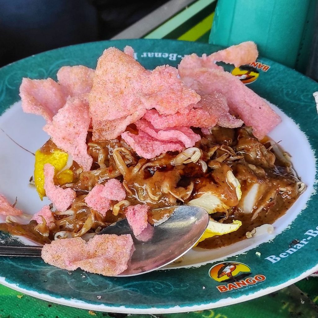 Makanan Mie Kocok enak dan murah di Bandung
